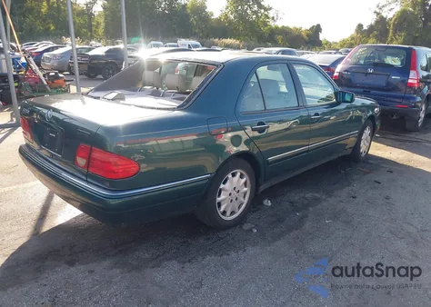 1998 Mercedes-Benz E 320 из США, поврежденный, VIN WDBJF65F6WA676179